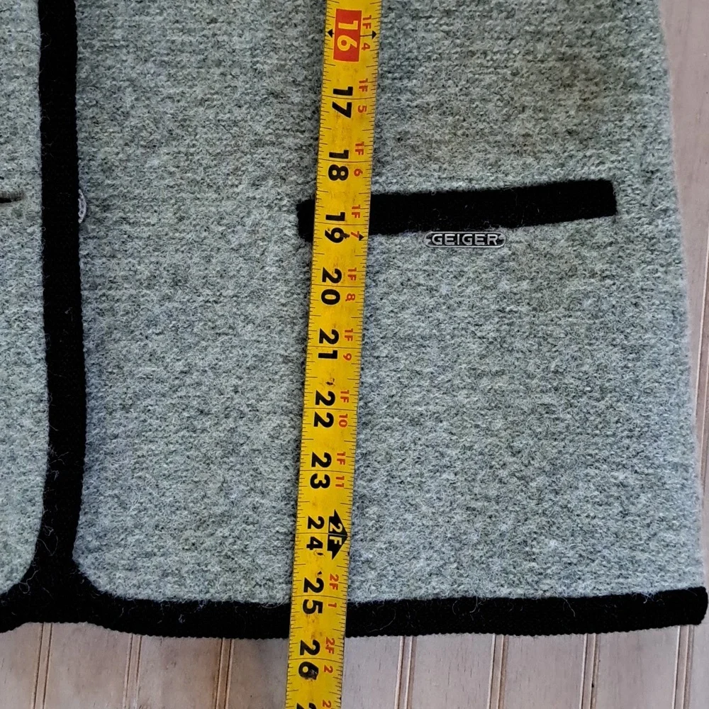 Vintage Geiger Collections Size 40 Pure New Wool Chunky Cardigan Jacket Sweater - Picture 11 of 11